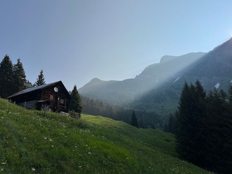 Welche Route durch die Alpen bietet die spektakulärsten Aussichten?