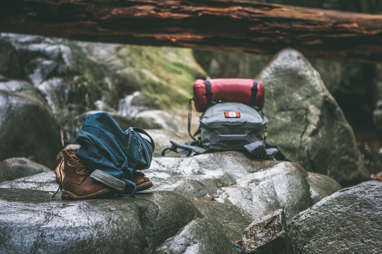 entdecken sie die besten wanderausrüstungen für ihr nächstes abenteuer in der natur. unsere auswahl an hochwertigen rucksäcken, schuhen und zubehör sorgt für komfort und sicherheit auf ihren wanderungen.